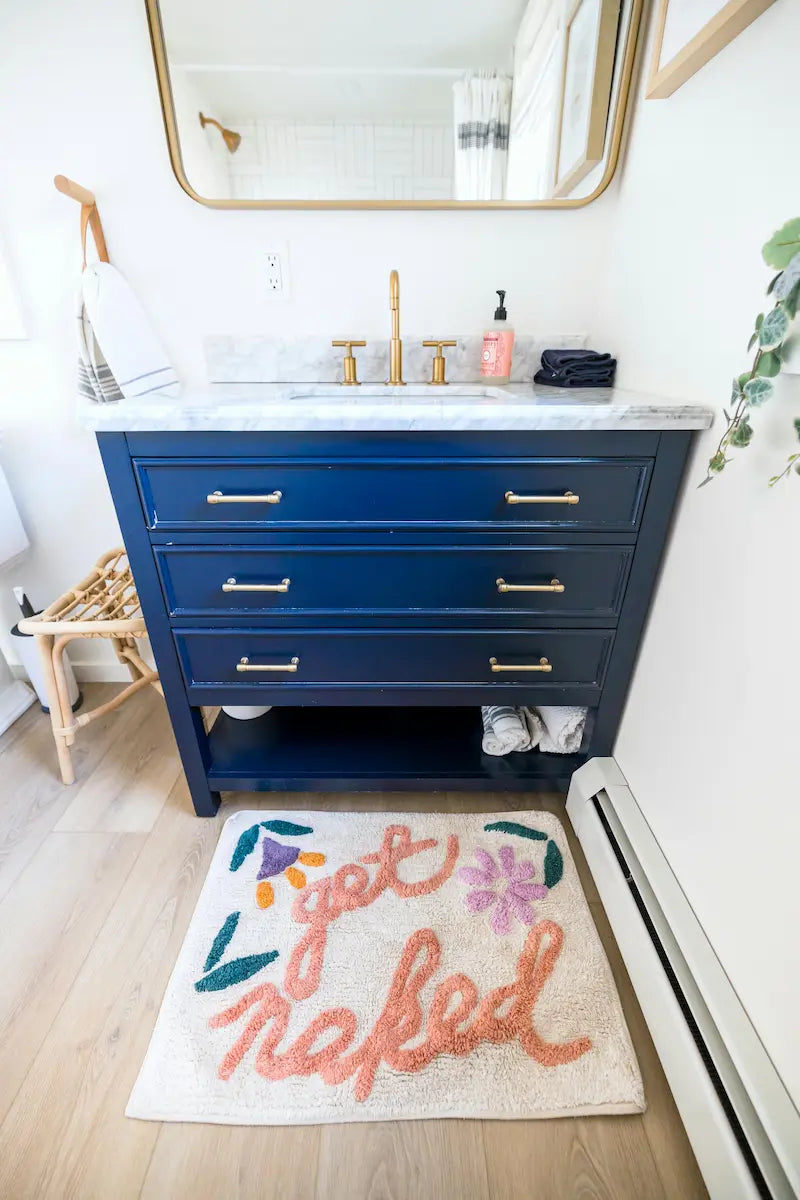 Détail d'une salle de bain moderne et confortable